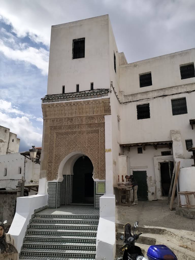 الزاوية الحراقية‎